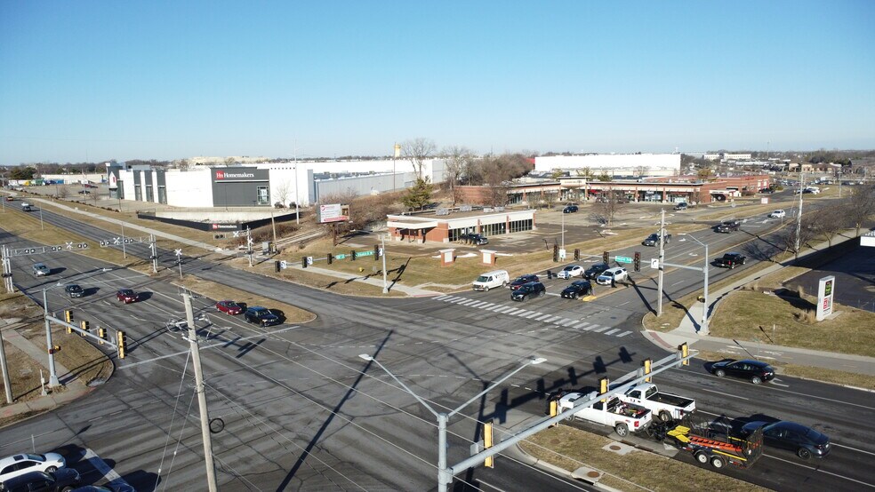 Primary Photo Of 3800 100th St, Urbandale Bank For Sale