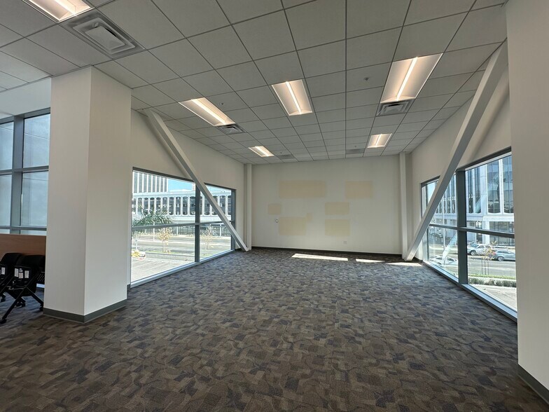 More Photos Of 4625-4635 Admiralty Way, Marina Del Rey Unknown For Lease