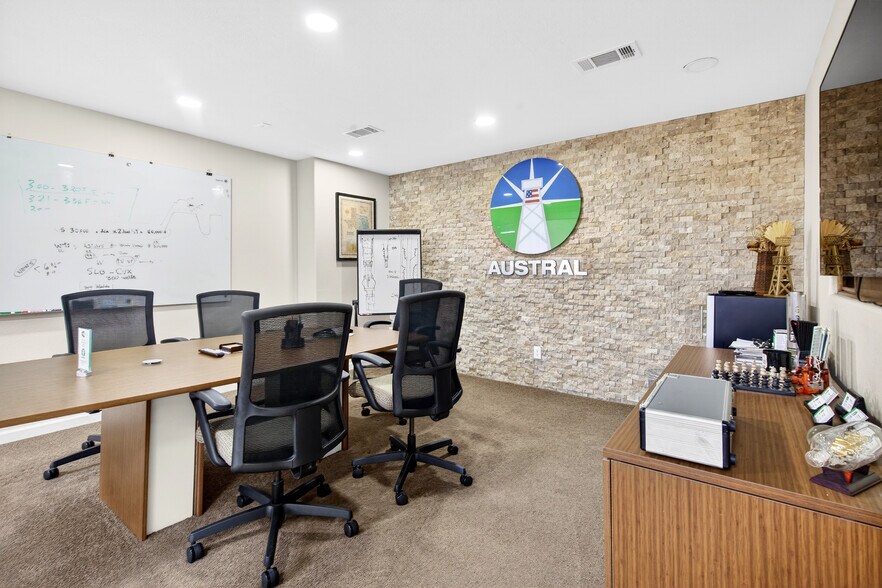 More Photos Of 8601 Fawn Trl, Conroe Warehouse For Lease