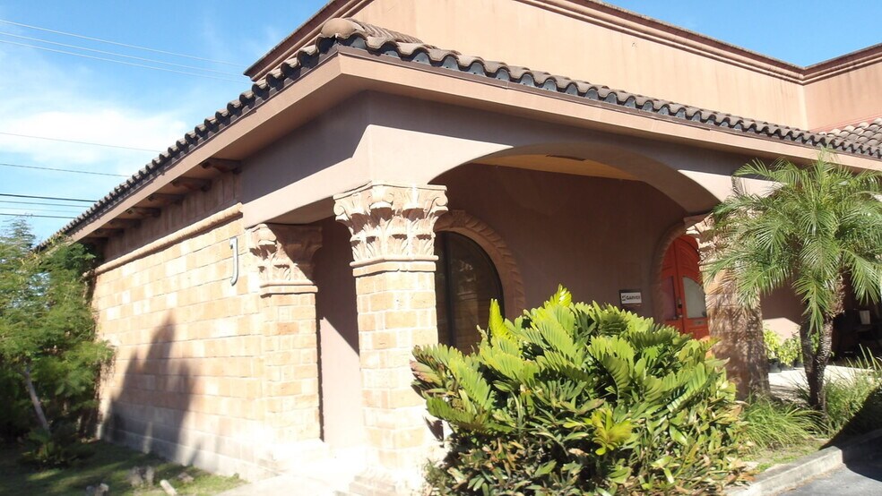 More Photos Of 1906 E Tyler Ave, Harlingen Loft Creative Space For Sale