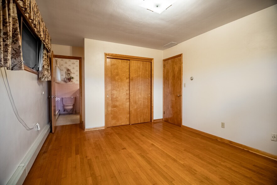 More Photos Of 519 N Hermitage Rd, Hermitage Office Residential For Sale