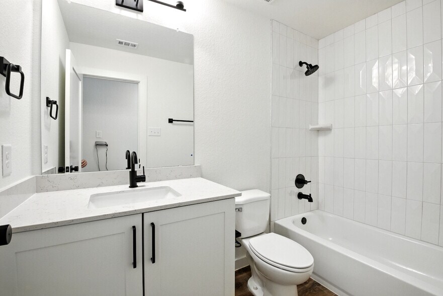 More Photos Of 1805 N Peach Creek Dr, Dayton Apartments For Sale