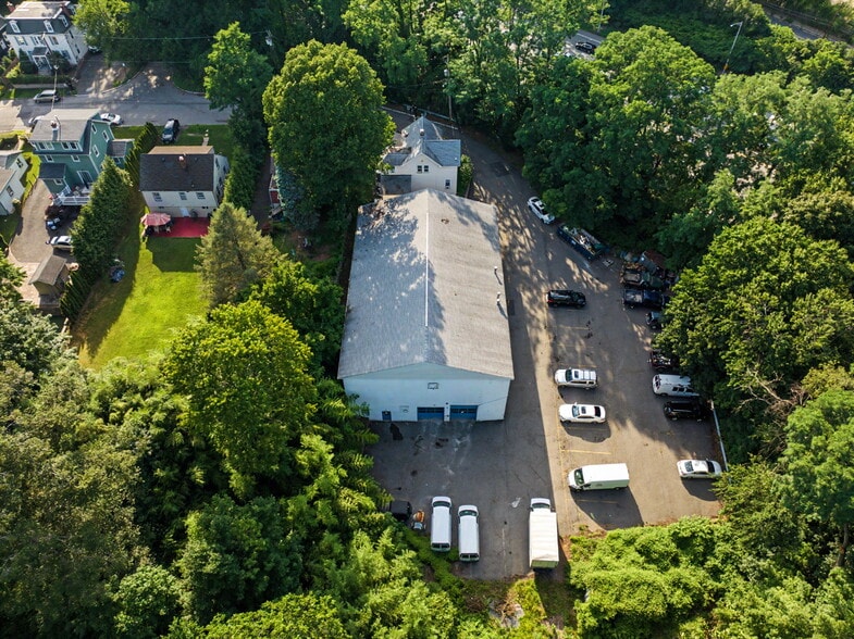 More Photos Of 23 Malcolm St, Morristown Industrial For Sale