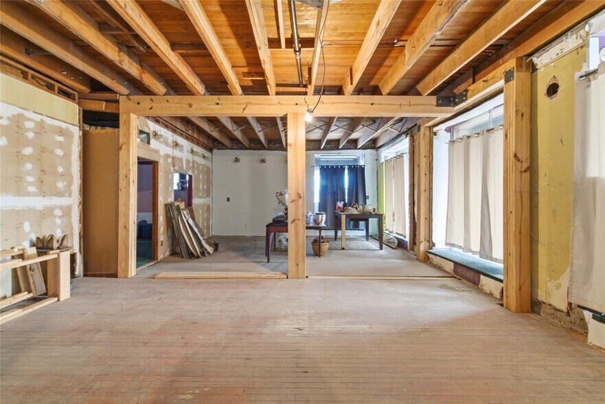 More Photos Of 226 E Blackjack St, Dublin Storefront Retail Residential For Sale