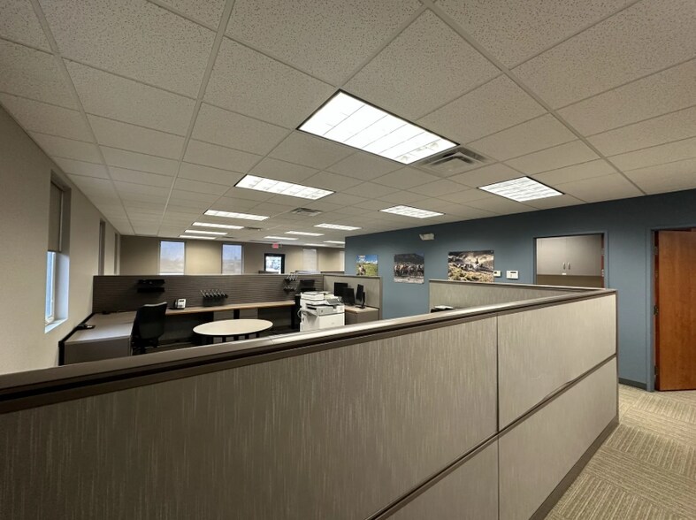 More Photos Of 151 Saint Andrews Ct, Mankato Office For Lease