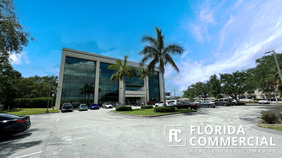 More Photos Of 900-904 E Prima Vista Blvd, Port Saint Lucie Office For Lease