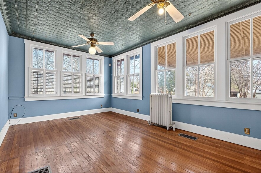 More Photos Of 408 NE Atlantic St, Tullahoma Flex For Sale