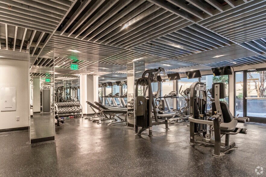 More Photos Of 20 Burling Ln, New Rochelle Apartments For Lease