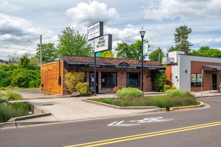More Photos Of 12525 SW Main St, Tigard Storefront Retail Office For Lease