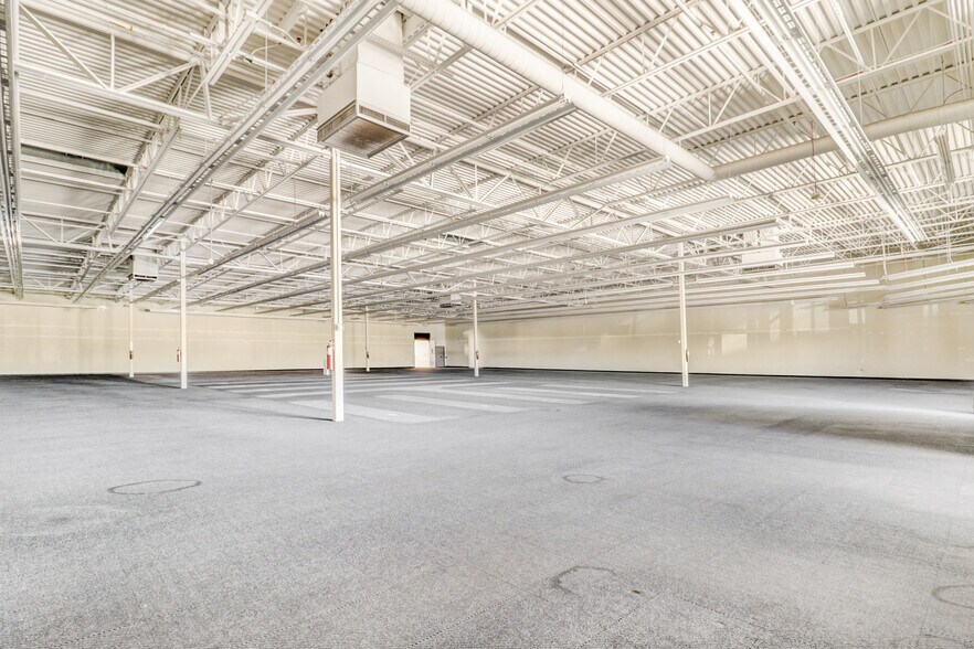 More Photos Of 1976 W Baseline Rd, Phoenix Storefront For Sale