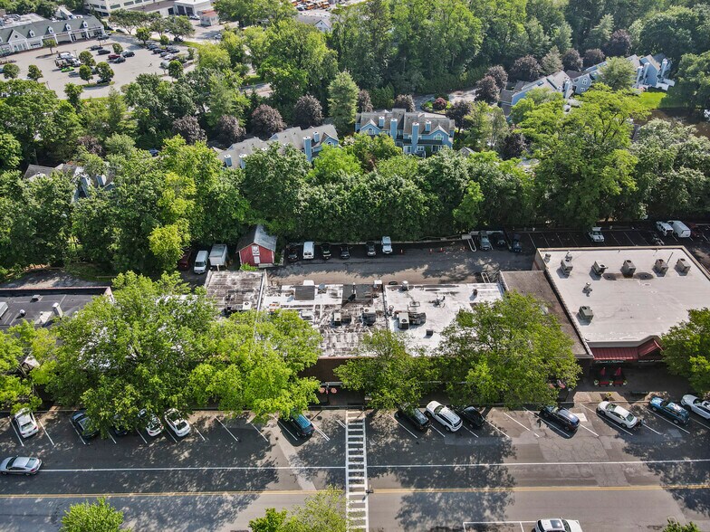 More Photos Of 1159-1177 Pleasantville Rd, Briarcliff Manor Village Restaurant For Sale