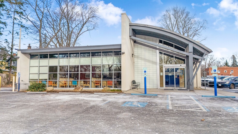 Primary Photo Of 661 Mahoning Ave NW, Warren Medical For Lease