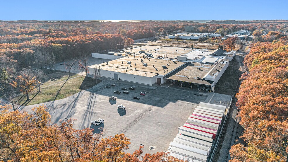 More Photos Of 2800 Estes St, Norton Shores Manufacturing For Sale