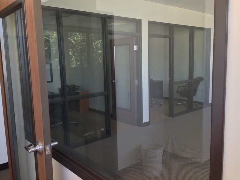 More Photos Of 41 S Chester Ave, Pasadena Research And Development For Lease