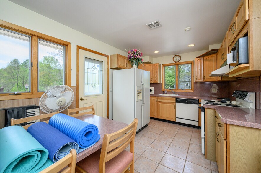More Photos Of 355 Buckelew Ave, Monroe Township Freestanding For Sale