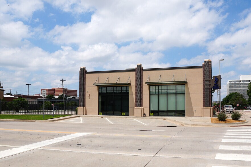 More Photos Of 17 S Dewey Ave, Oklahoma City Coworking Space