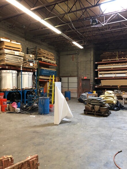 More Photos Of 3411 Windom Rd, Brentwood Warehouse For Lease