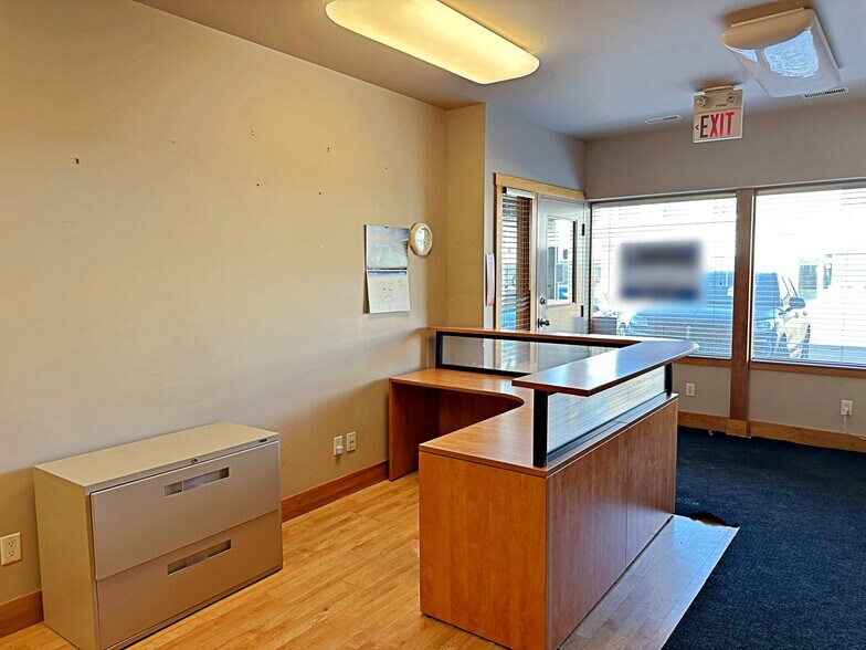 More Photos Of 380 Mackenzie Blvd, Fort McMurray Warehouse For Sale