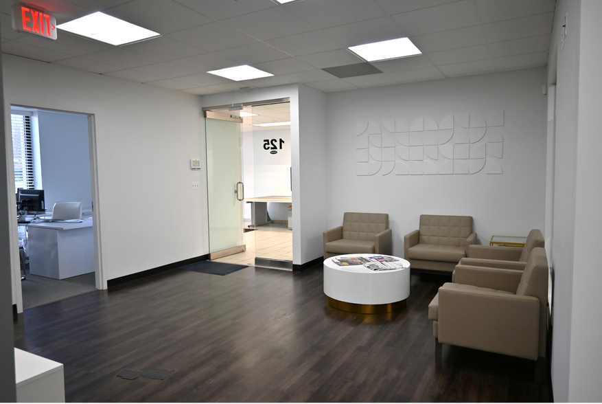 More Photos Of 40700 Woodward Ave, Bloomfield Hills Office For Sale