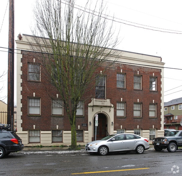 More Photos Of 1323 NW 23rd Ave, Portland Apartments For Sale