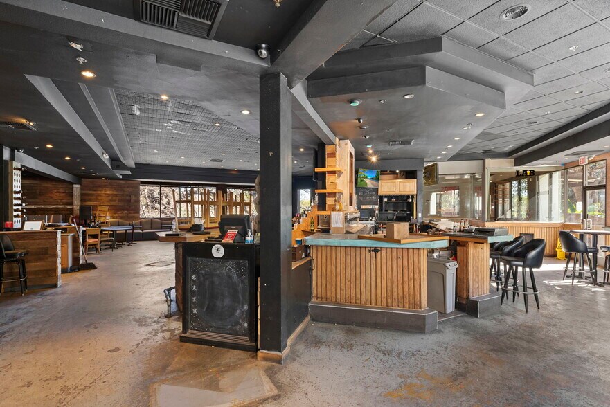 More Photos Of 30105-30135 Agoura Rd, Agoura Hills Unknown For Lease