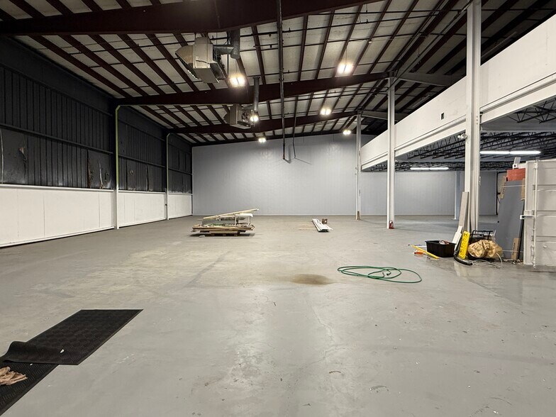 More Photos Of 1437 Bedford St, Abington Industrial For Sale