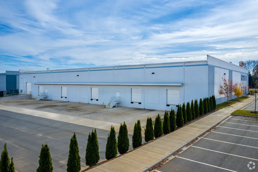 More Photos Of 4036 Shutterfly Rd, Charlotte Flex For Lease