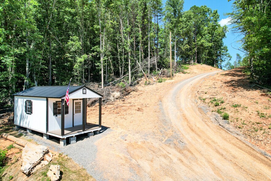 More Photos Of 180 Lakeland Ridge Rd, Bean Station Specialty For Sale