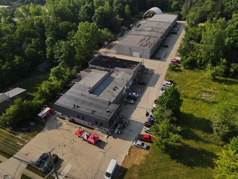 More Photos Of 711 W Bagley Rd, Berea Unknown For Lease