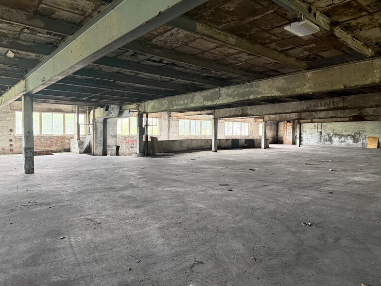 More Photos Of 3363 Reading Rd, Cincinnati Warehouse For Sale