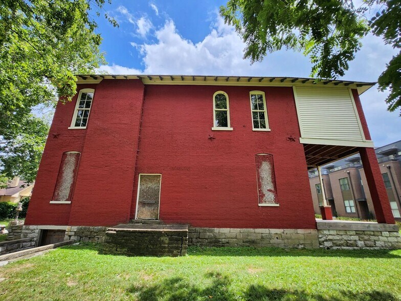 More Photos Of 908 Meridian St, Nashville Freestanding For Sale
