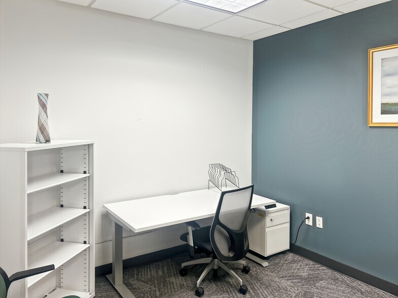 Primary Photo Of 139-159 Crocker Park Blvd, Westlake Coworking Space