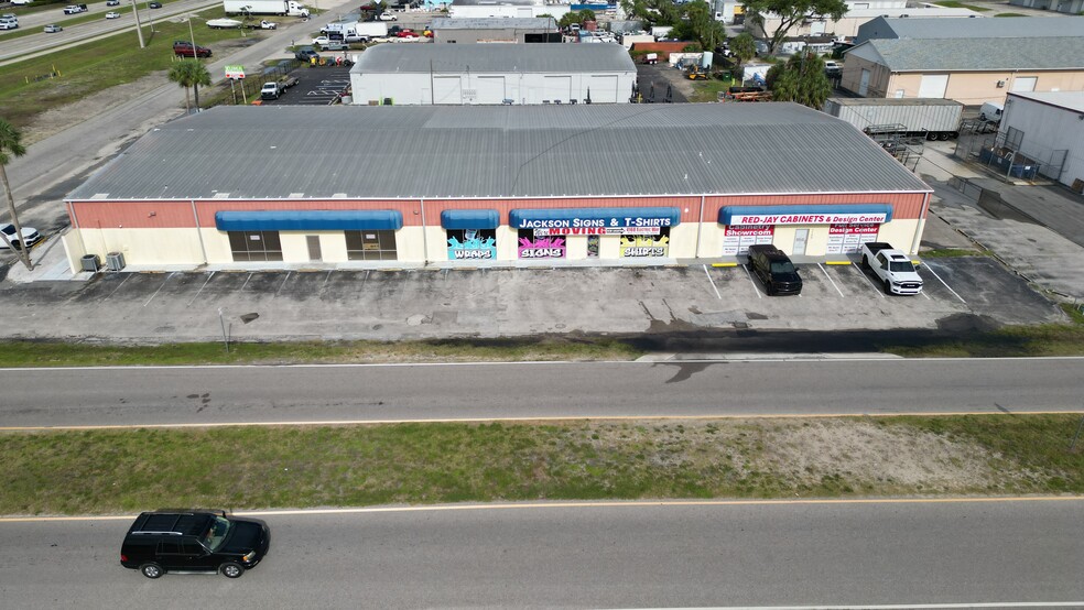 Primary Photo Of 1109 Tamiami Trl, Port Charlotte Showroom For Lease