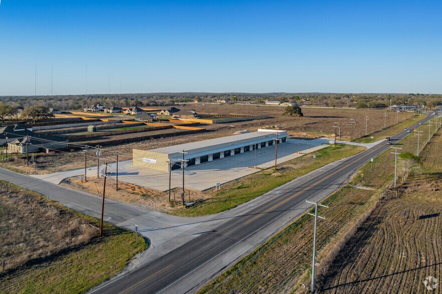 More Photos Of FM 775, Floresville General Retail For Lease