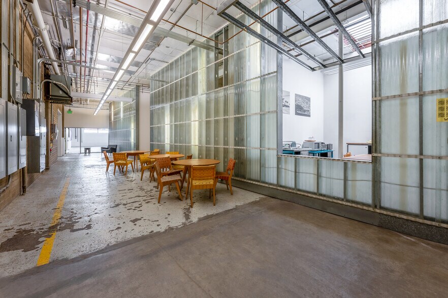More Photos Of 2212 Main St, San Diego Industrial For Lease