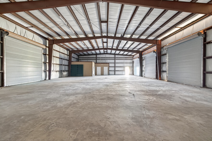 More Photos Of 5901 County Road 675B, Rosharon Warehouse For Lease