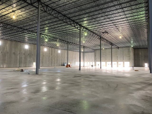 More Photos Of 990 Paterson Plank Rd, East Rutherford Warehouse For Lease