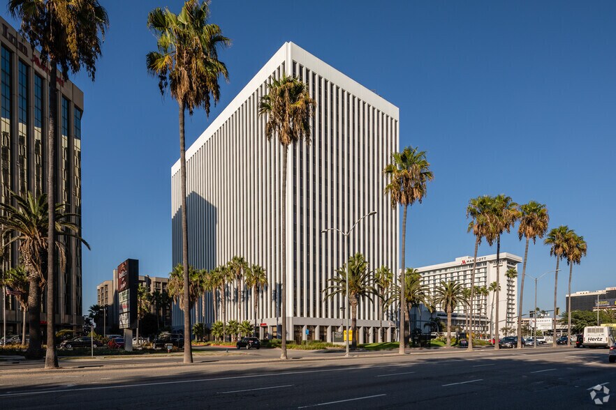 More Photos Of 5901 W Century Blvd, Los Angeles Coworking Space