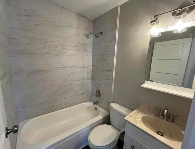 More Photos Of 2620 Main St, Columbia Apartments For Sale