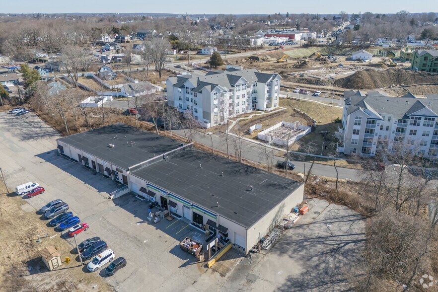 More Photos Of 82 Boston Post Rd, Waterford Warehouse For Lease