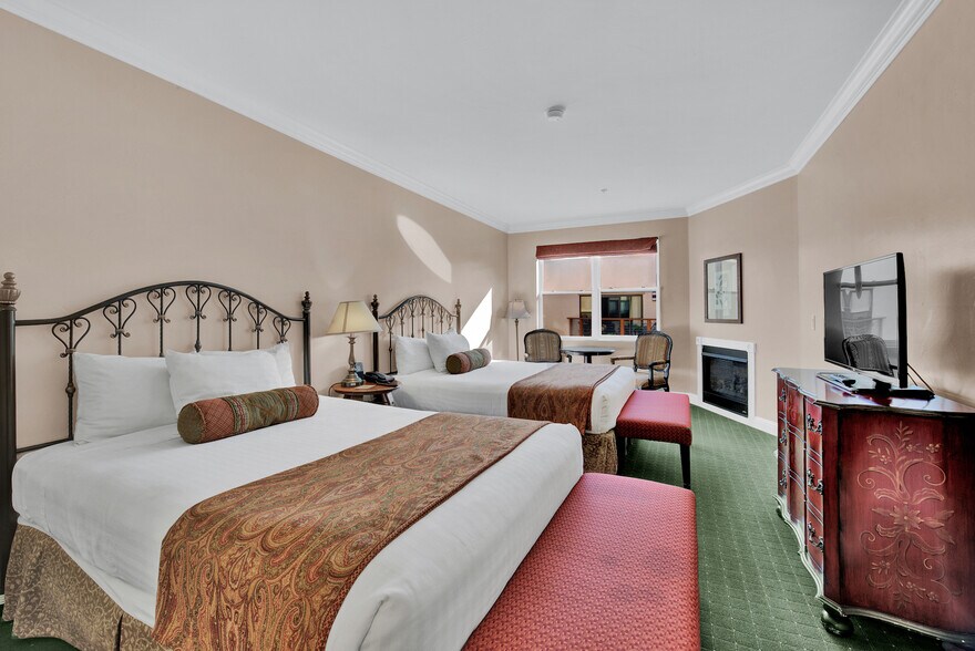 More Photos Of 407 Calle Principal, Monterey Hotel For Sale