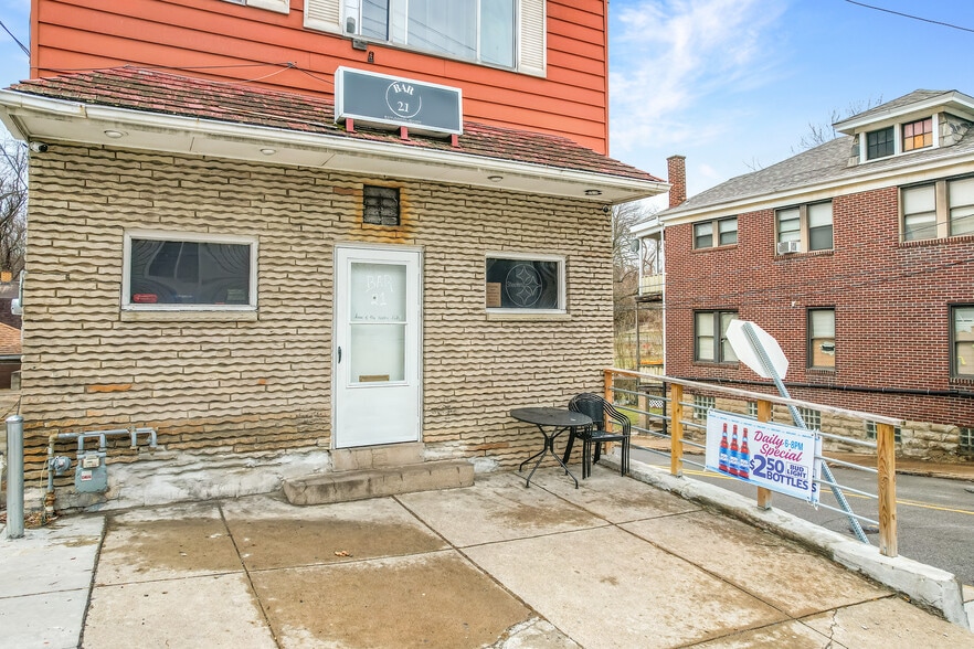 Primary Photo Of 2100 Spring St, Pittsburgh Bar For Sale