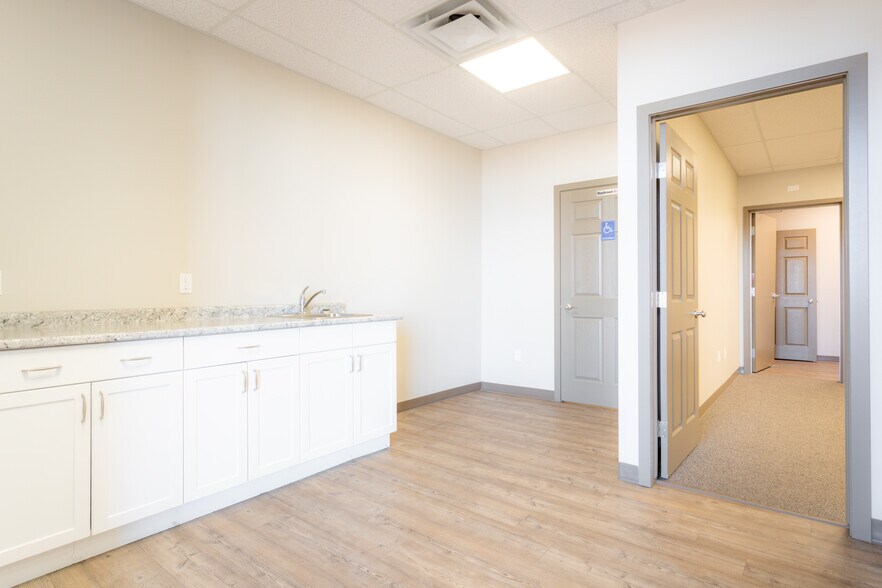 More Photos Of 4304 40 Av, Lloydminster General Retail For Lease