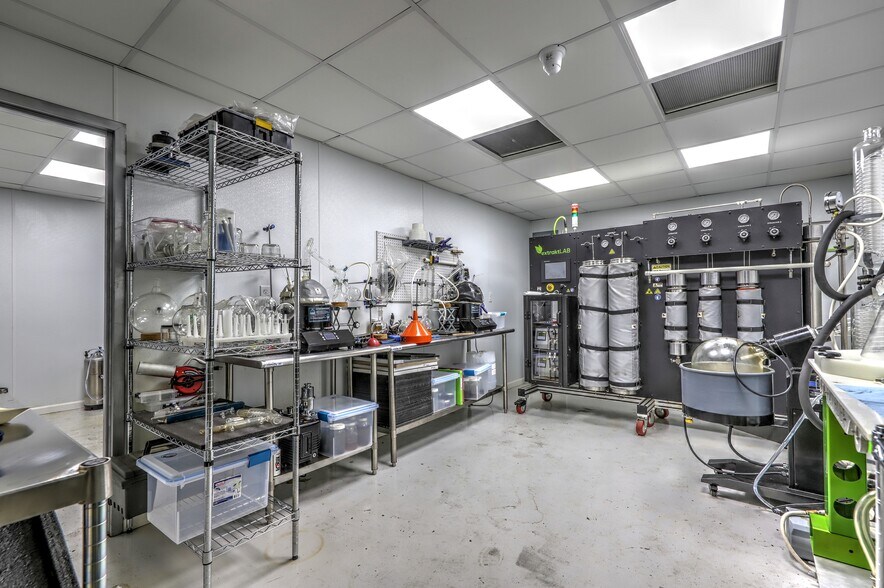 More Photos Of 15 Container Dr, Terryville Manufacturing For Sale