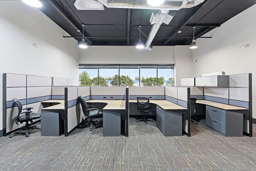 More Photos Of 9410 Topanga Canyon Blvd, Chatsworth Office For Lease