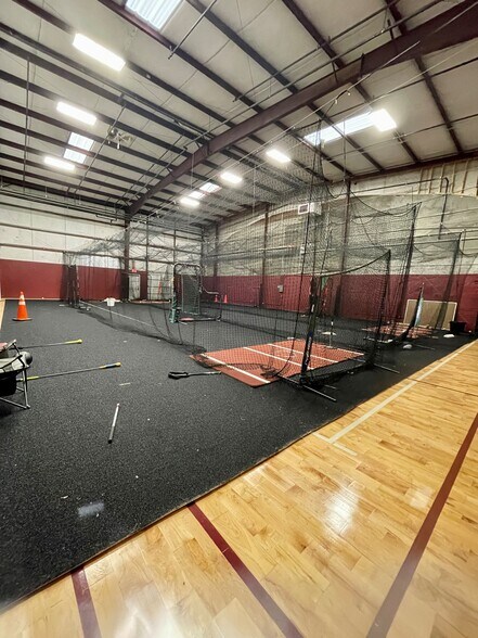 More Photos Of 250 Commonwealth Ave, Bristol Health Club For Lease