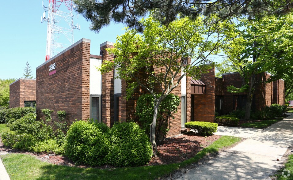 More Photos Of 3365 N Arlington Heights Rd, Arlington Heights Unknown For Lease