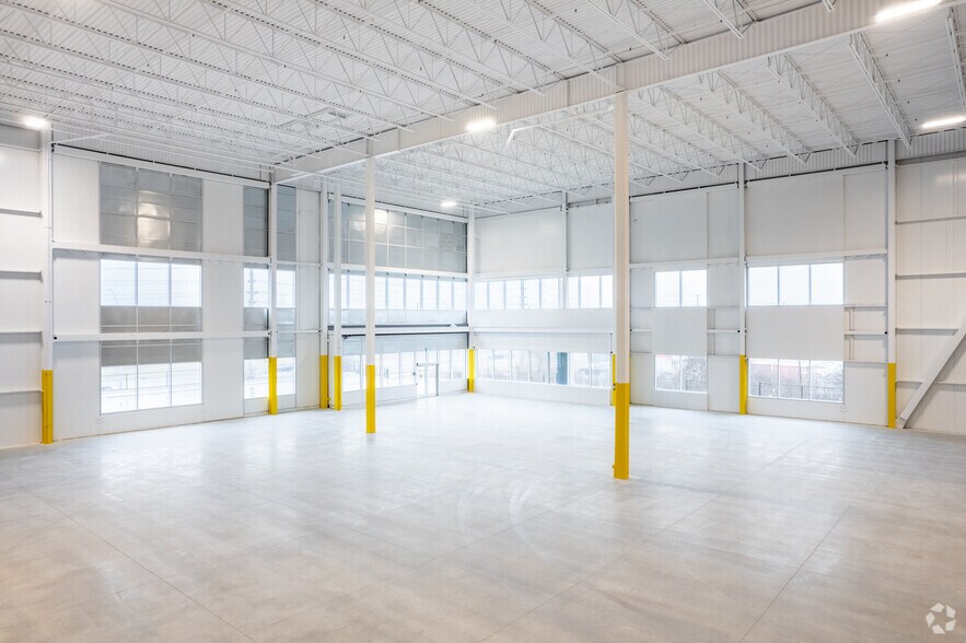 More Photos Of 20 Ironside, Brampton Unknown For Lease