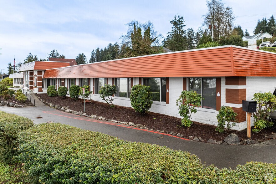 More Photos Of 263 W Exchange St, Astoria Rehabilitation Center For Sale