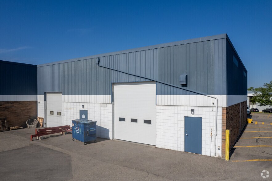 More Photos Of 4710-4760 14th St NE, Calgary Warehouse For Lease